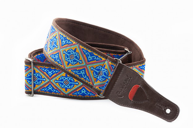 Model HAFA BLUE guitar and bass strap made of 6 cm wide, non-slip technical microfiber on the inside, 2mm thick low density latex padding, decorated with vintage style embroidered jacquard. Inspired by the mythical Tangier cafe.